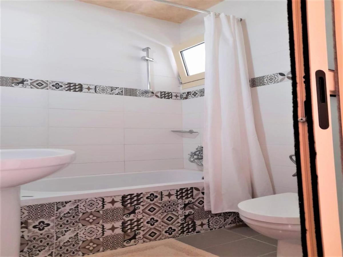 Room In Apartment - Beautiful And Spacious Room Near Cretan Sea Херсониссос Экстерьер фото
